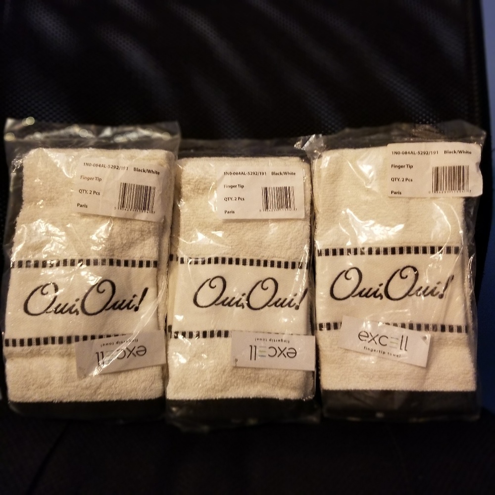 6 Oui Oui Paris Fingertip Towels Perfect!